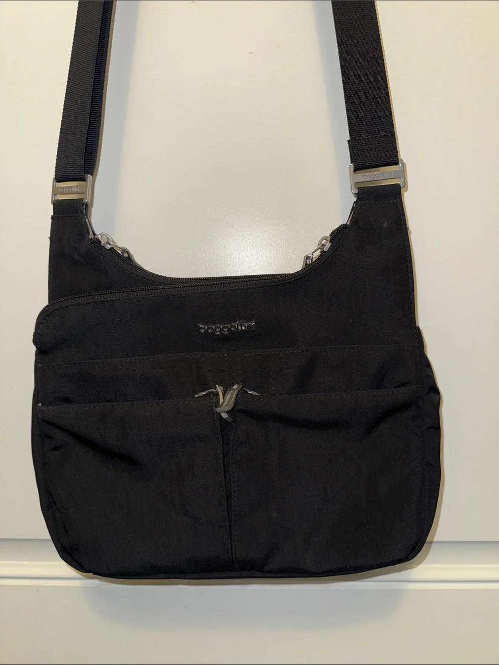 Baggallini Black Lightweight RFID Crossbody Organizer